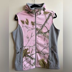 Cabela’s Women’s Pink RealTree Fleece Vest